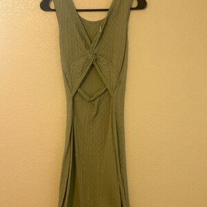 Sleek Green Ribbed Midi Dress